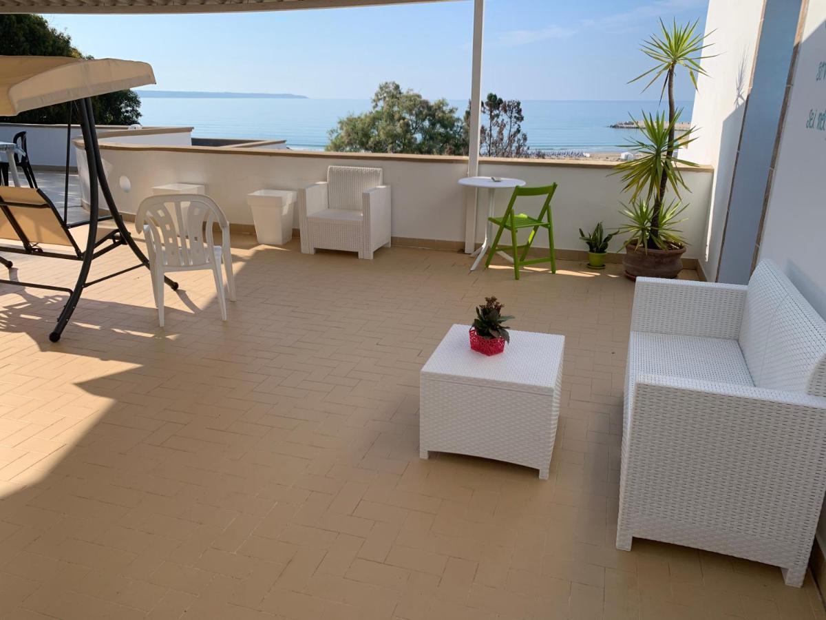 La Bussola Porto Palo Exterior foto